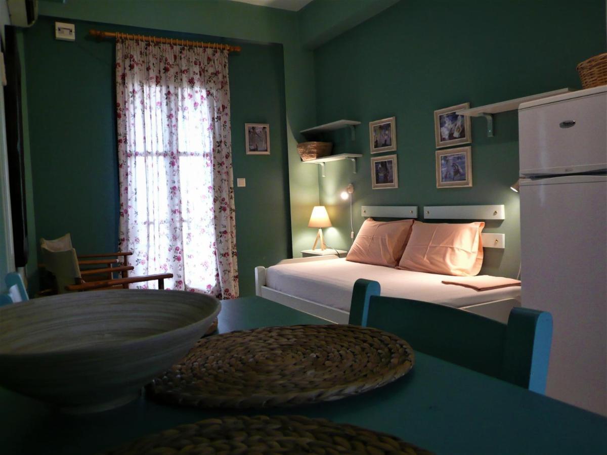 Iliolithos Rooms Kardamyli Exterior photo